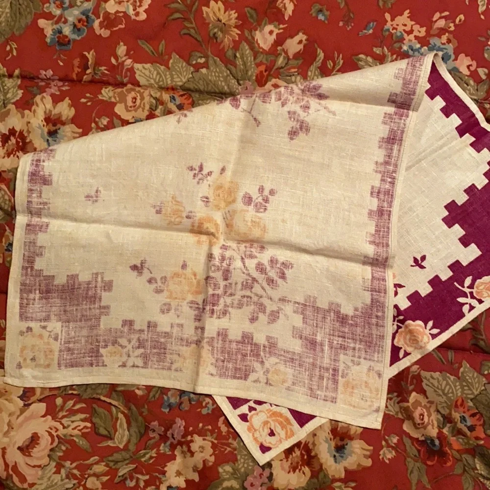 Vintage linen towel floral design